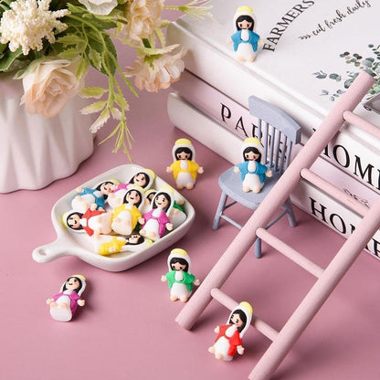 CZTICLE® Mini Santa Maria Figurines (50-Piece/Set)