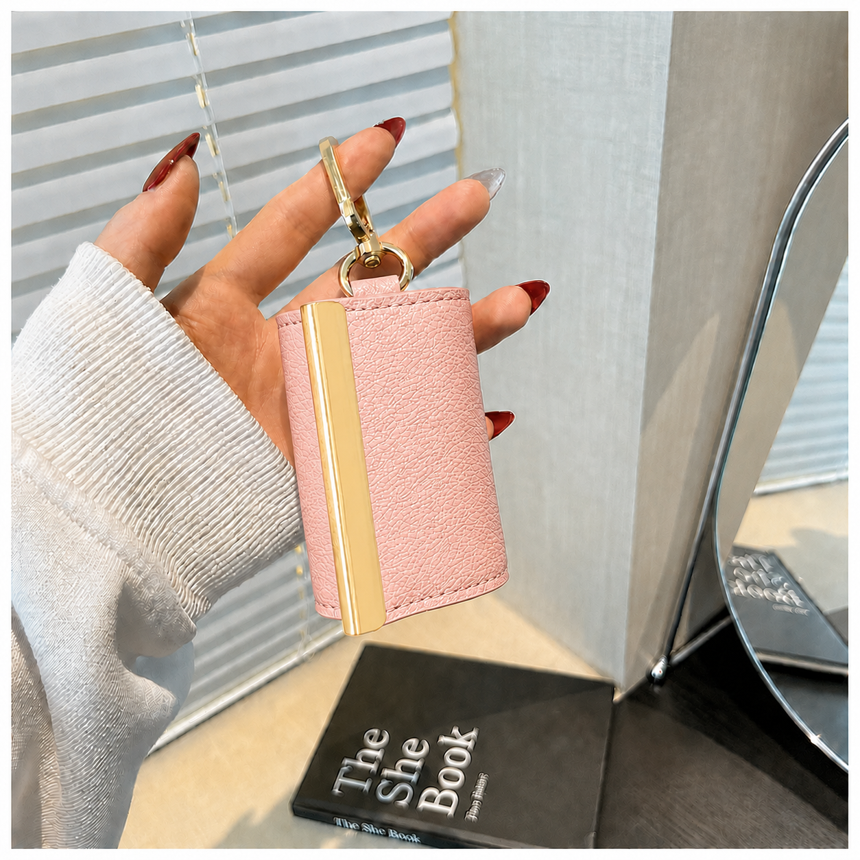 Compact Everyday Tote Bag with Roll-Up Storage Design