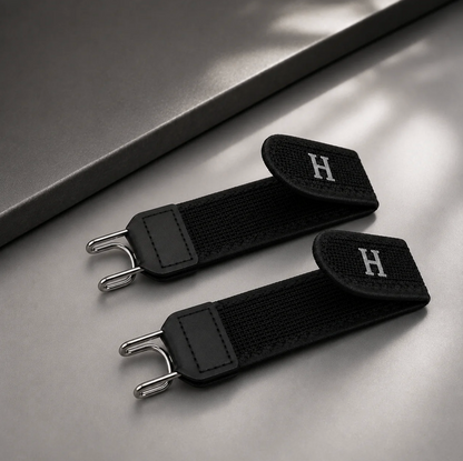 No-buckle stretch belt strap detail